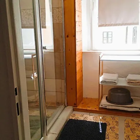 Centrum Pro 3 Osoby Apartman Nerezine